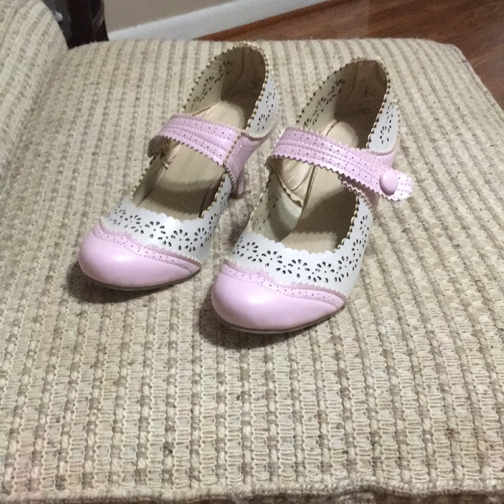 Frilly heels